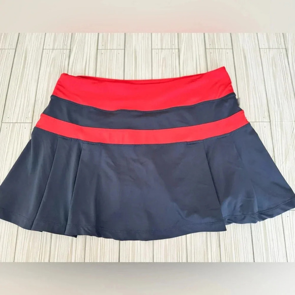 Nike Red and Black Women's Skort - Picture 4 of 5